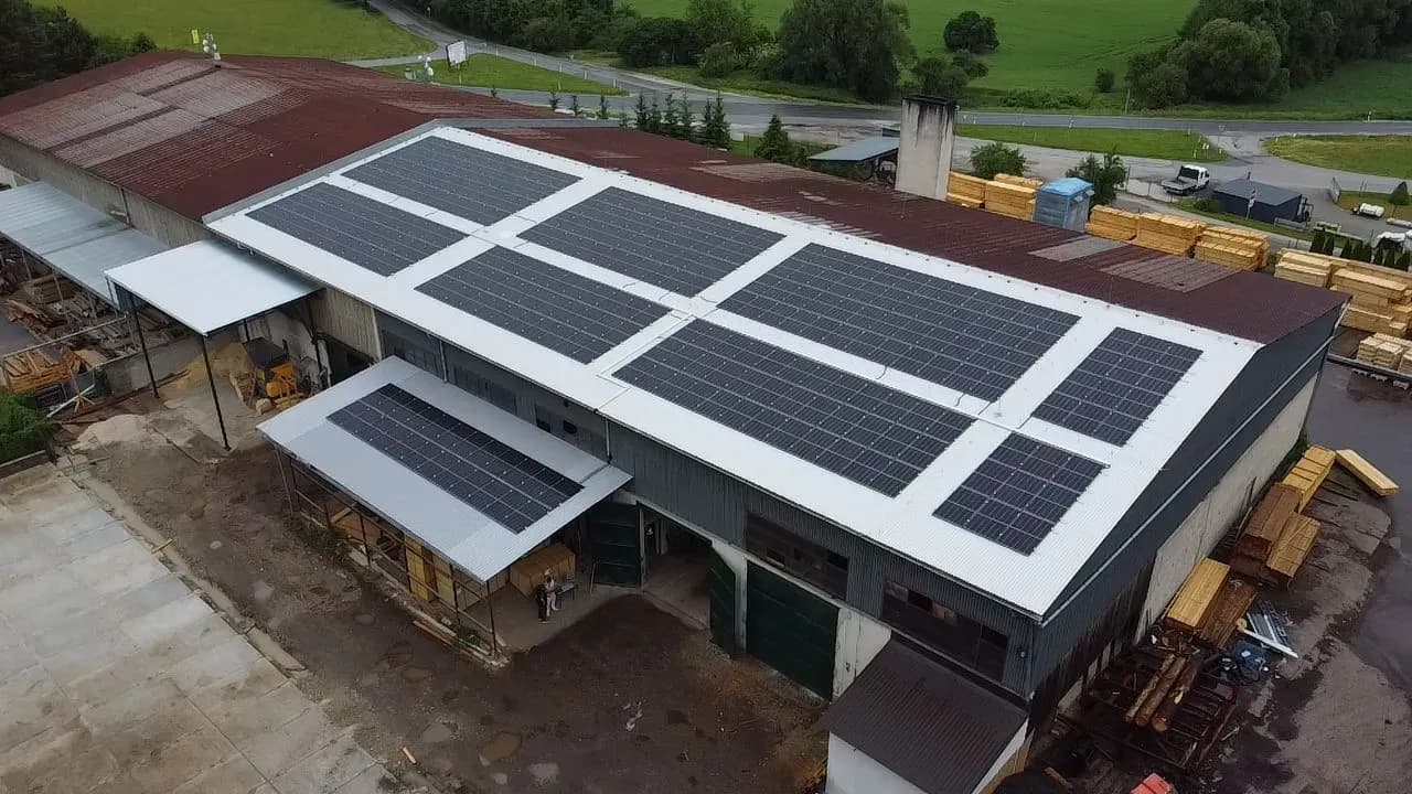 Výrobná hala na drevené palety